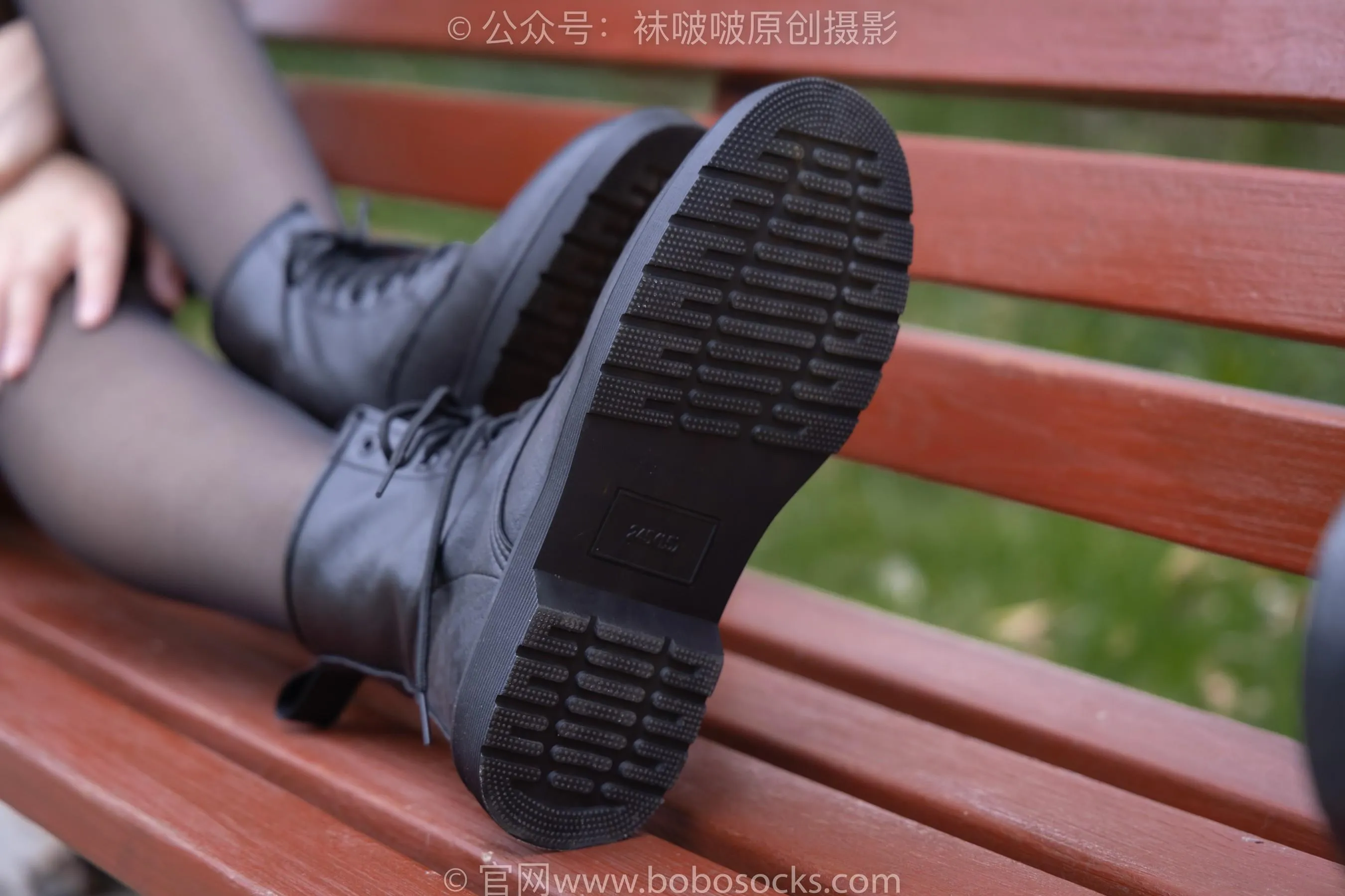 [BoBoSocks袜啵啵]NO.221 小甜豆-马丁靴、黑丝 [83P]插图7